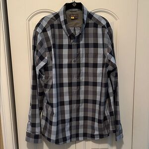 Eddie Bauer extra large button down long sleeve shirt with inside pocket